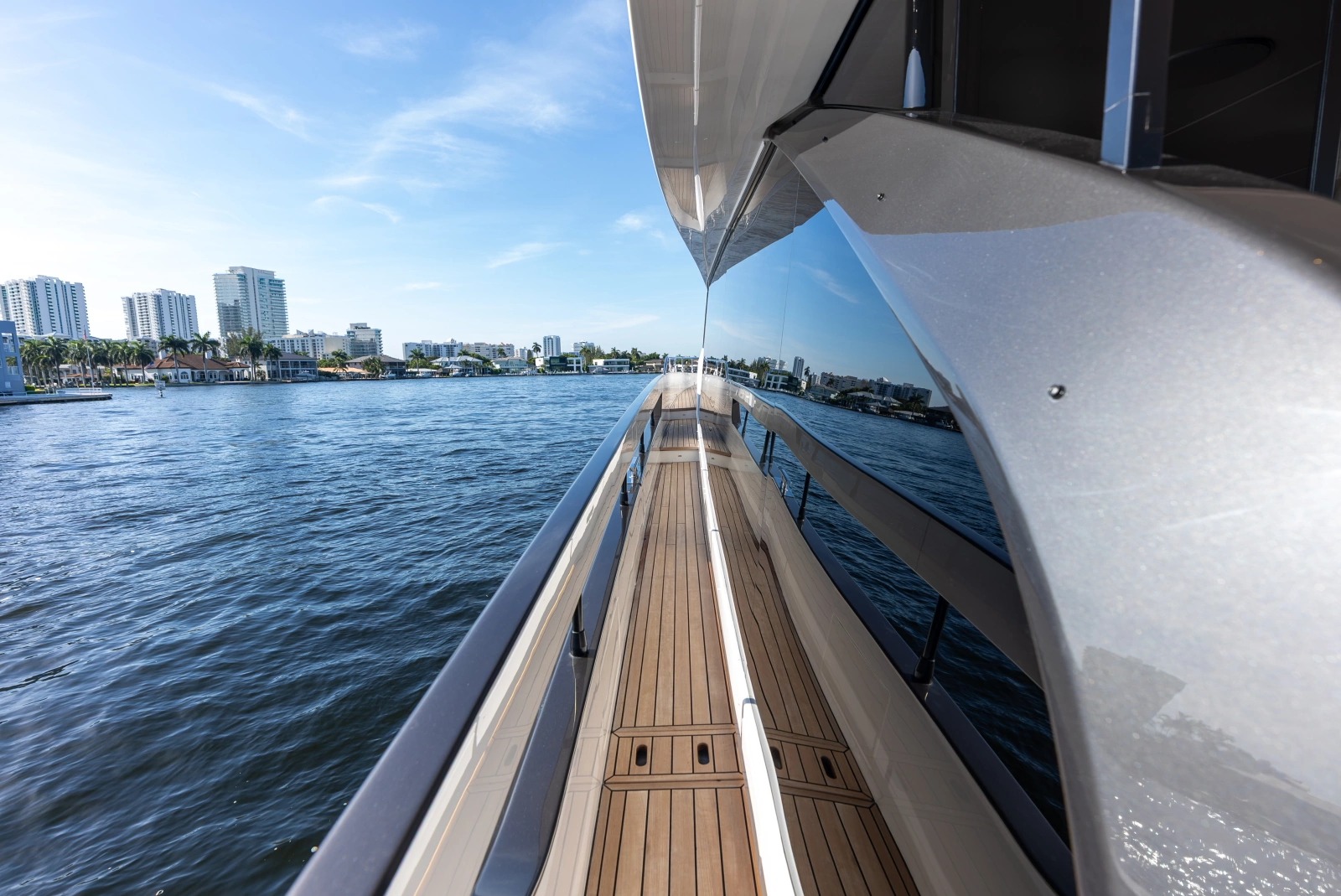 82ft Azimut Yacht For Sale