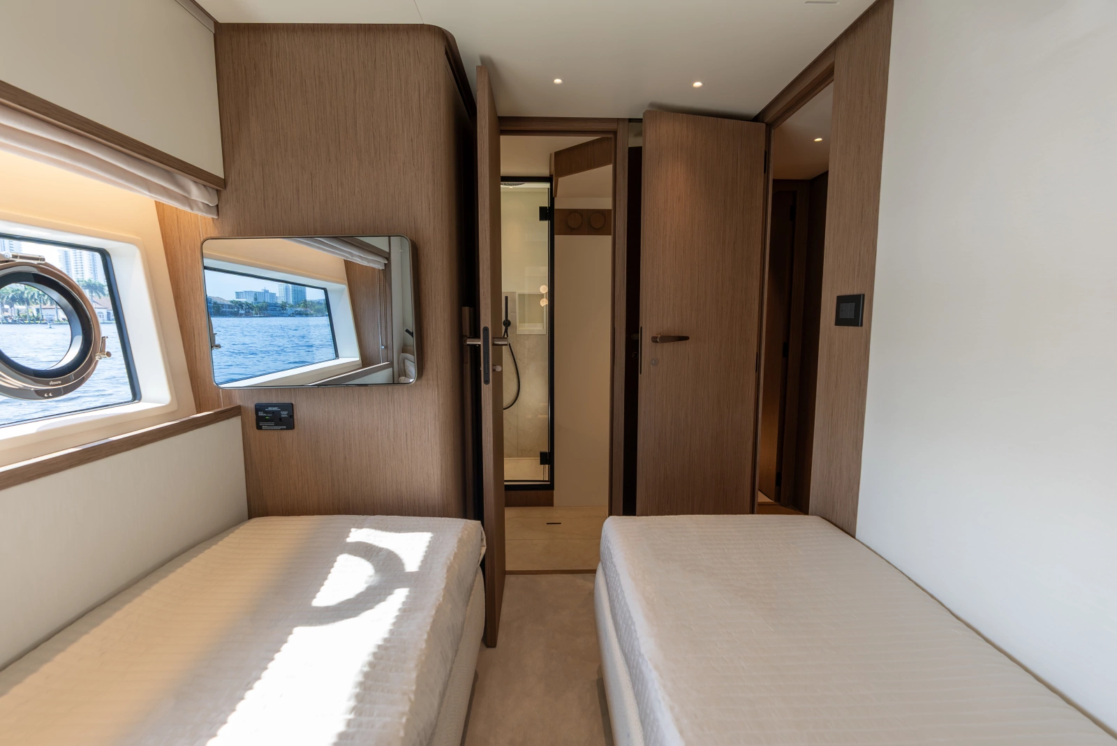 82ft Azimut Yacht For Sale