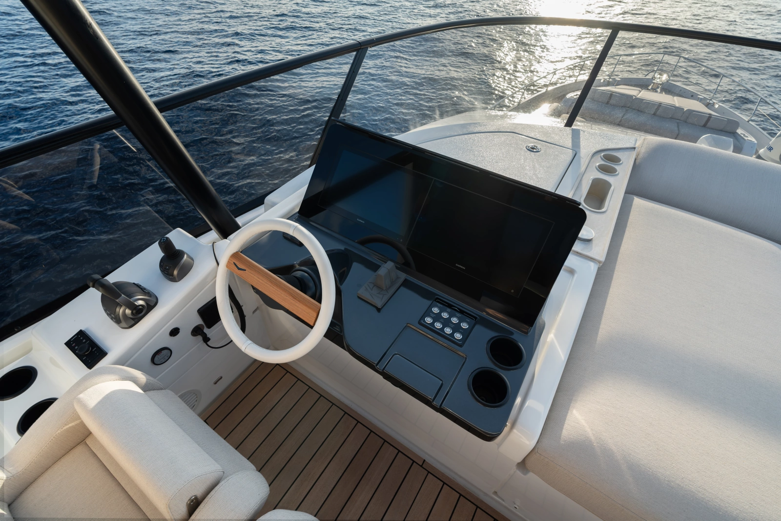 82ft Azimut Yacht For Sale