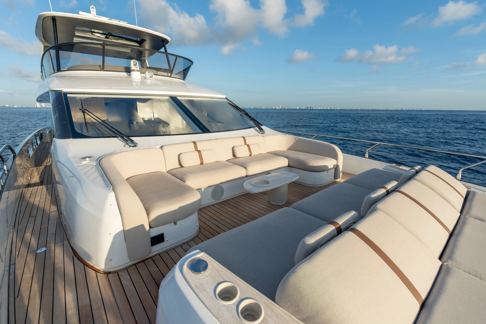 82ft Azimut Yacht For Sale