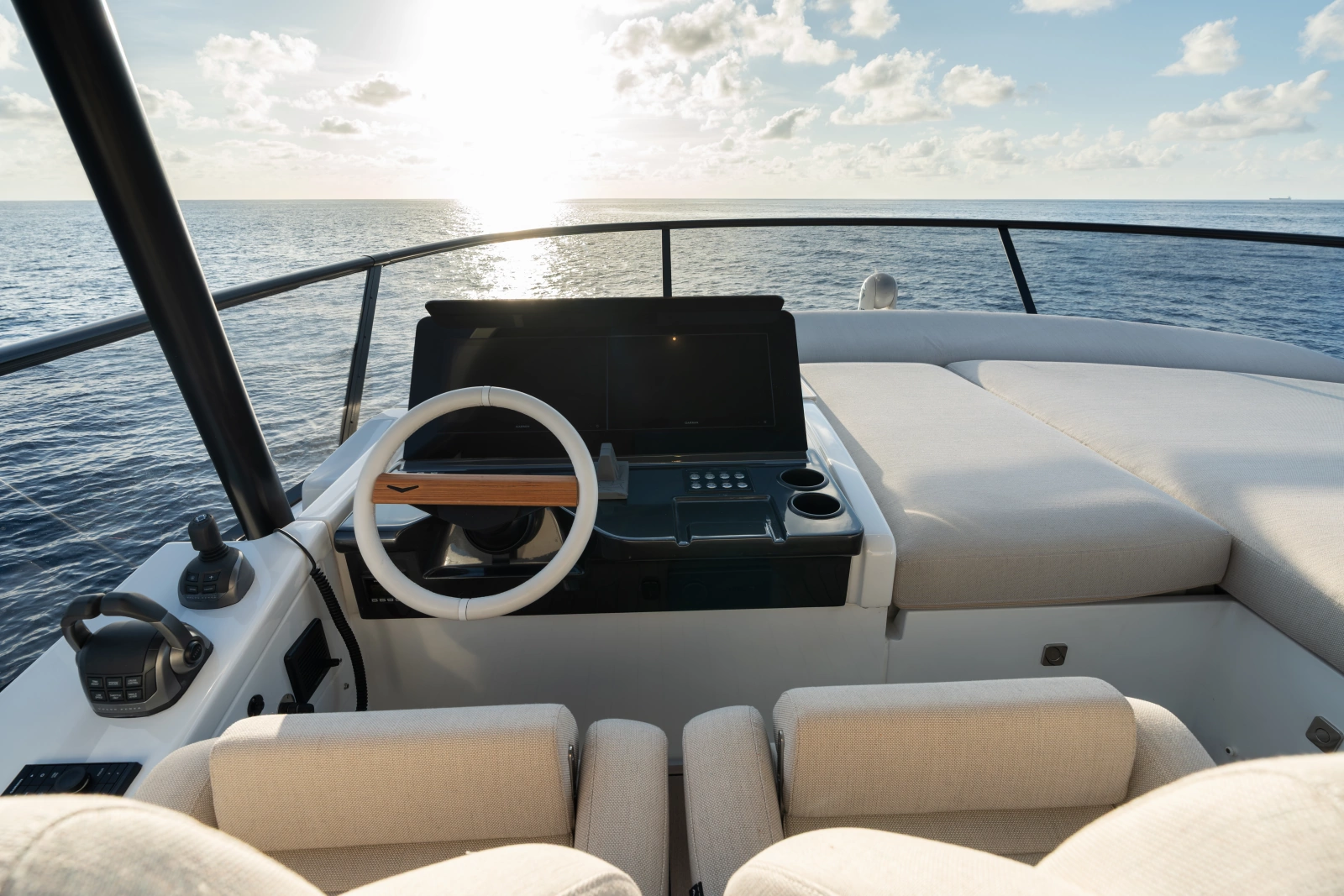 82ft Azimut Yacht For Sale