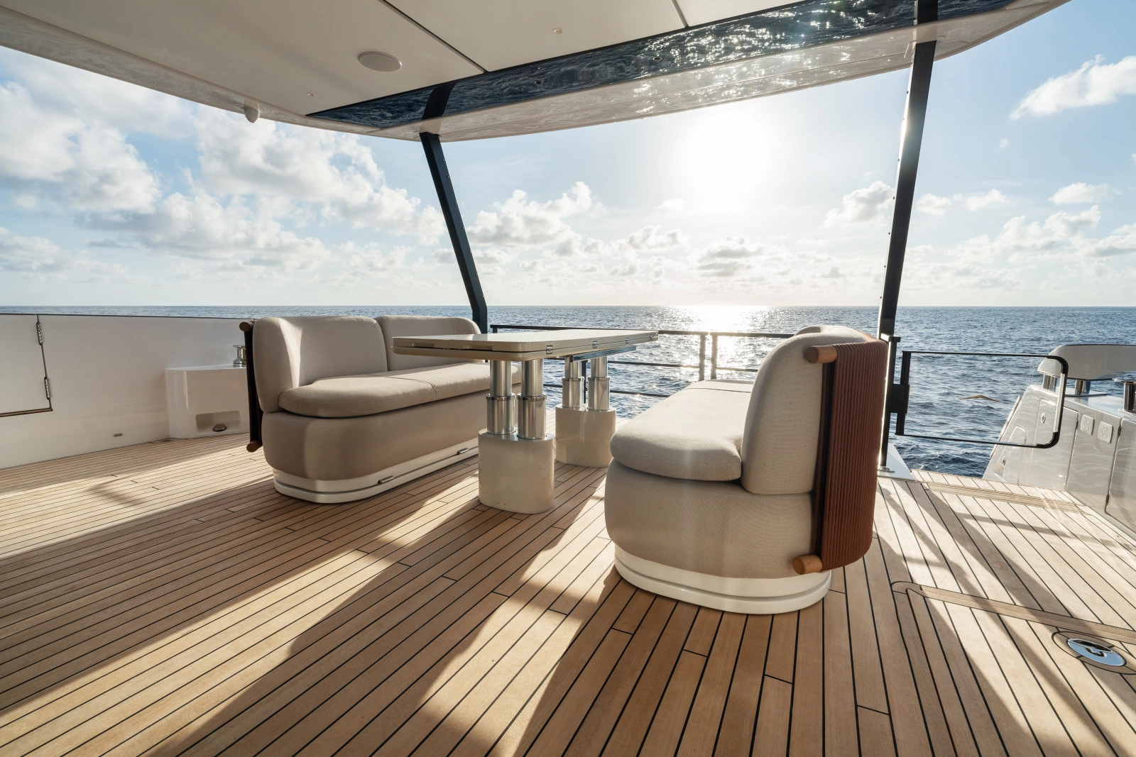 82ft Azimut Yacht For Sale