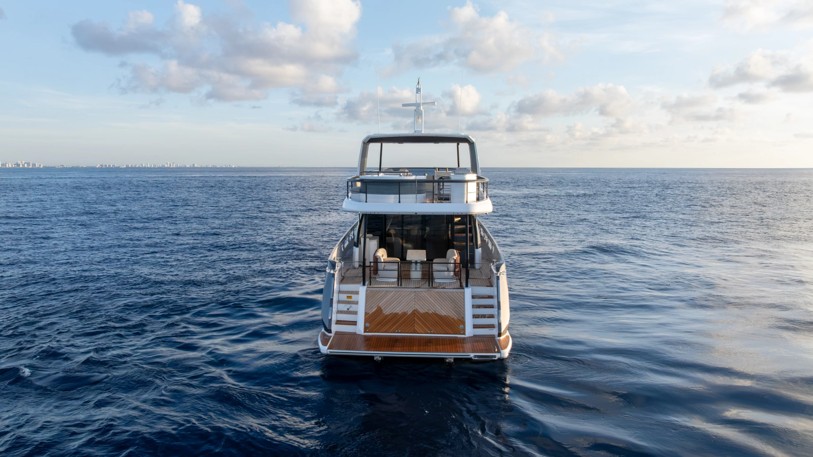 82ft Azimut Yacht For Sale
