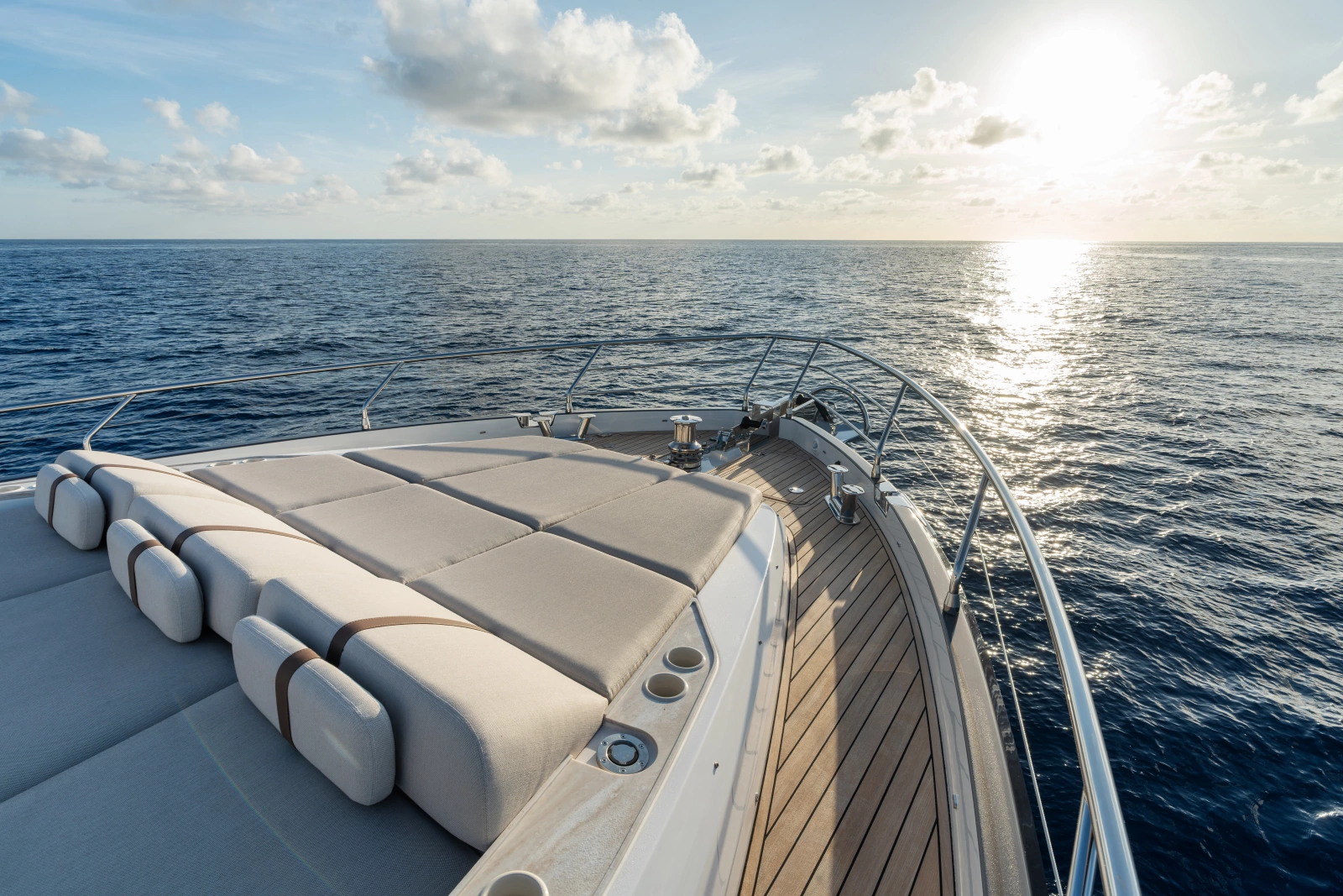 82ft Azimut Yacht For Sale
