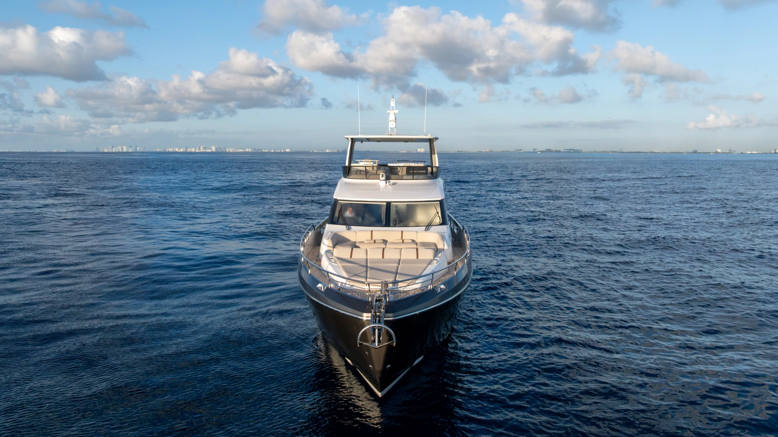 82ft Azimut Yacht For Sale