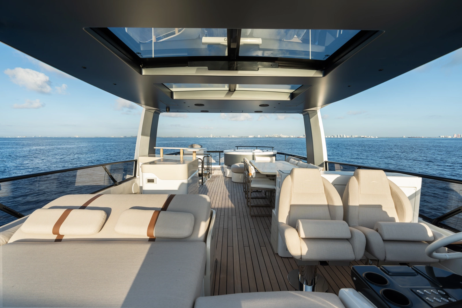 82ft Azimut Yacht For Sale