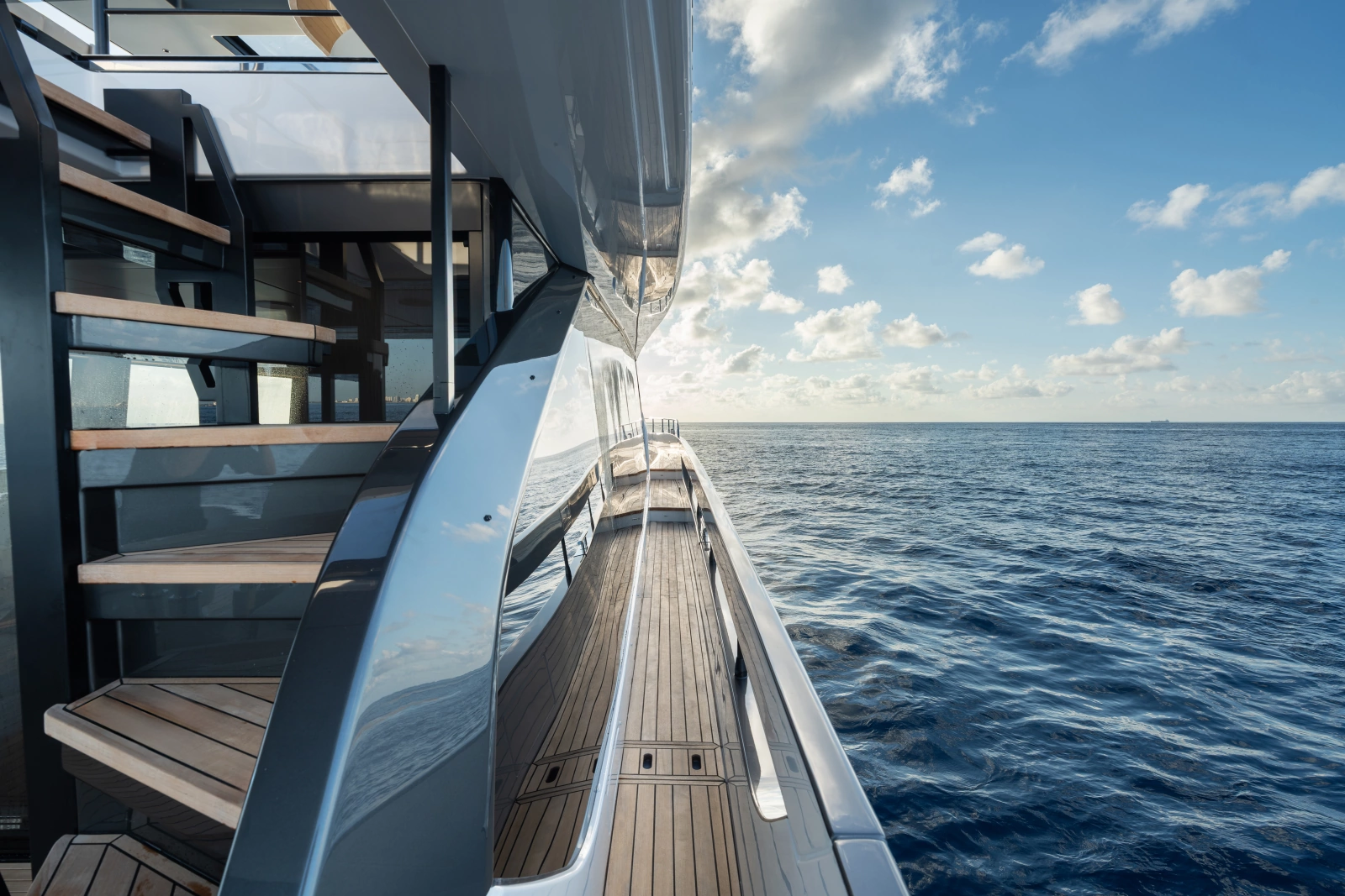 82ft Azimut Yacht For Sale