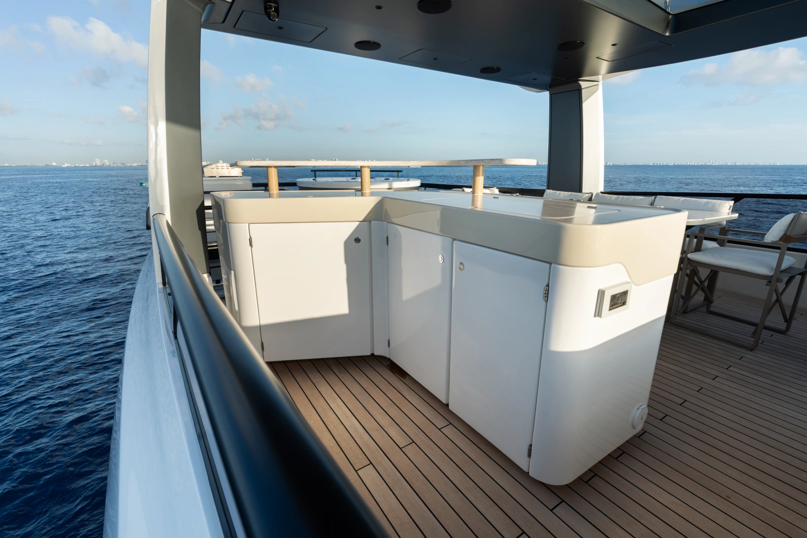 82ft Azimut Yacht For Sale