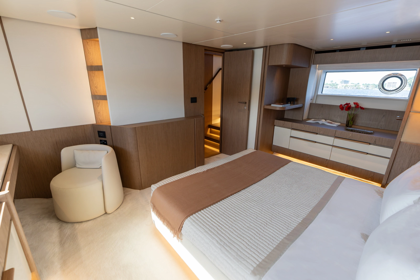 82ft Azimut Yacht For Sale