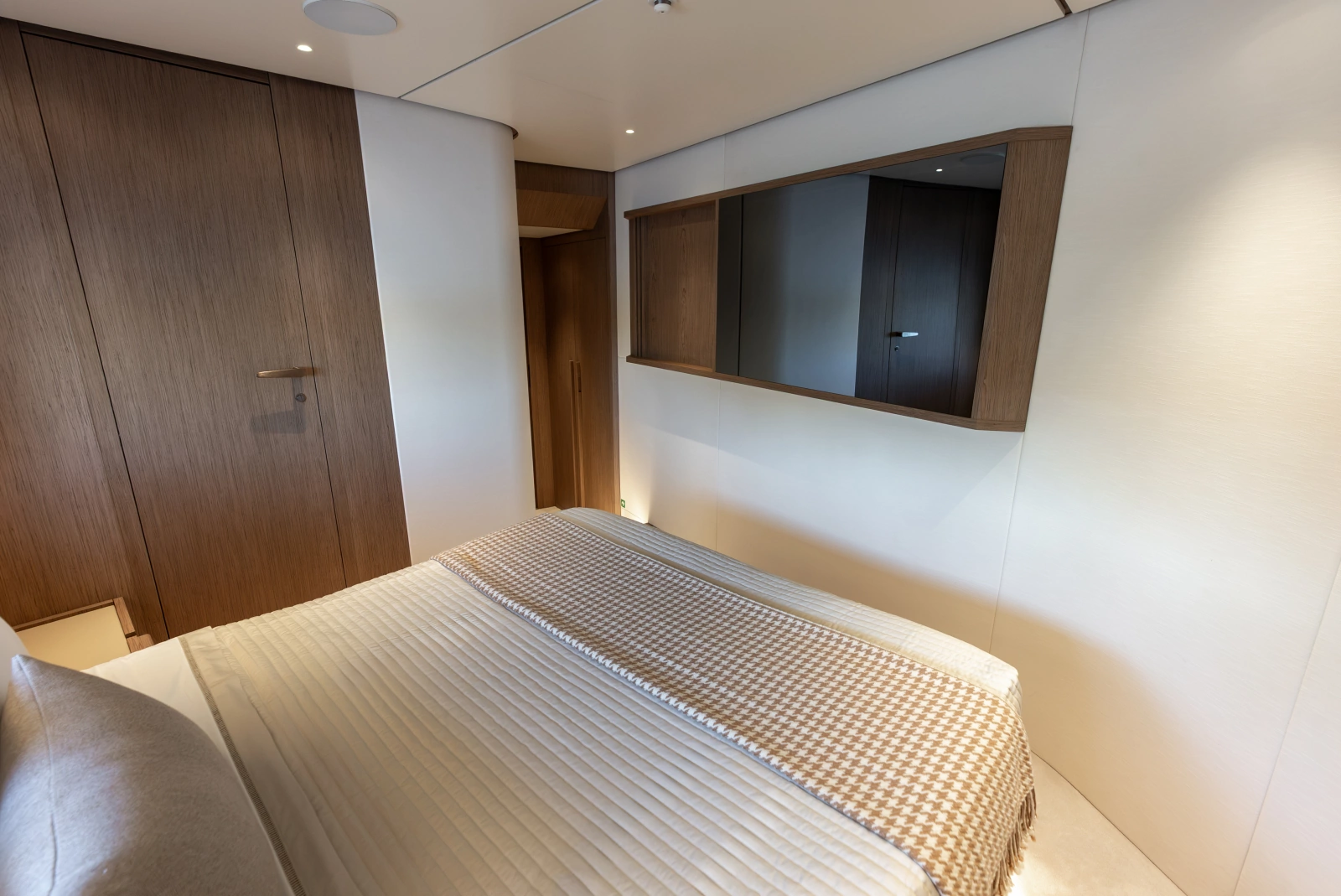 82ft Azimut Yacht For Sale