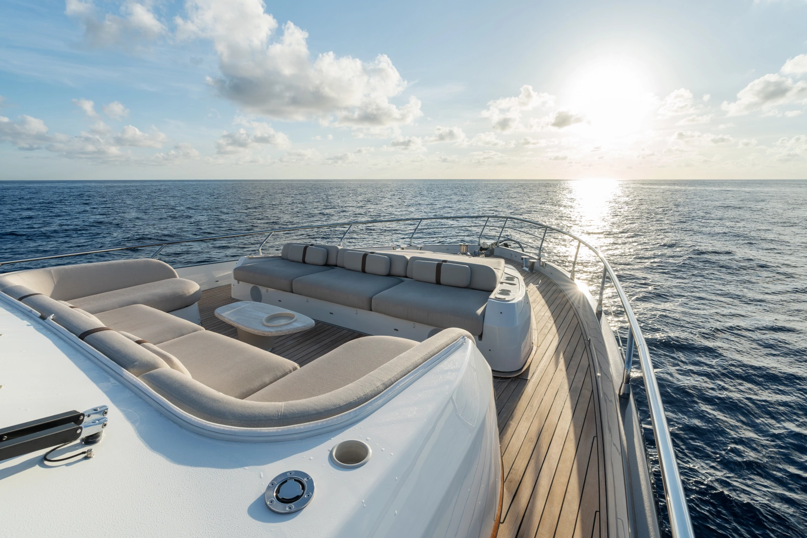 82ft Azimut Yacht For Sale