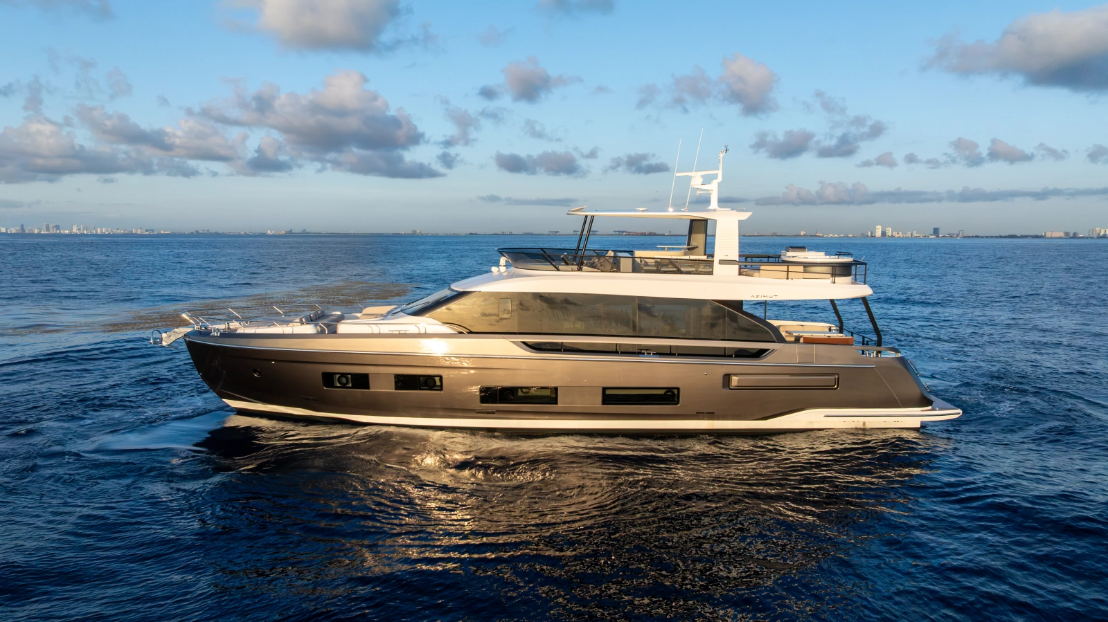 82ft Azimut Yacht For Sale