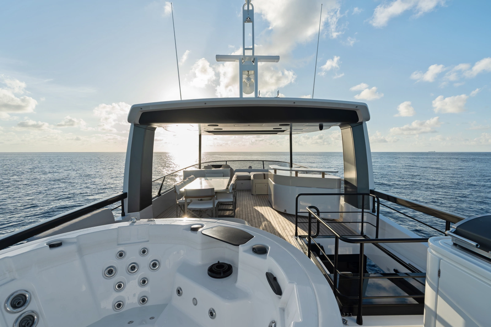 82ft Azimut Yacht For Sale