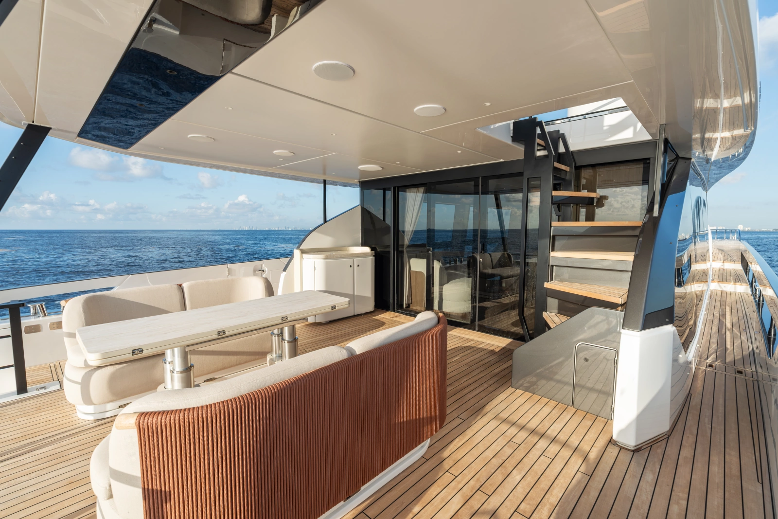 82ft Azimut Yacht For Sale