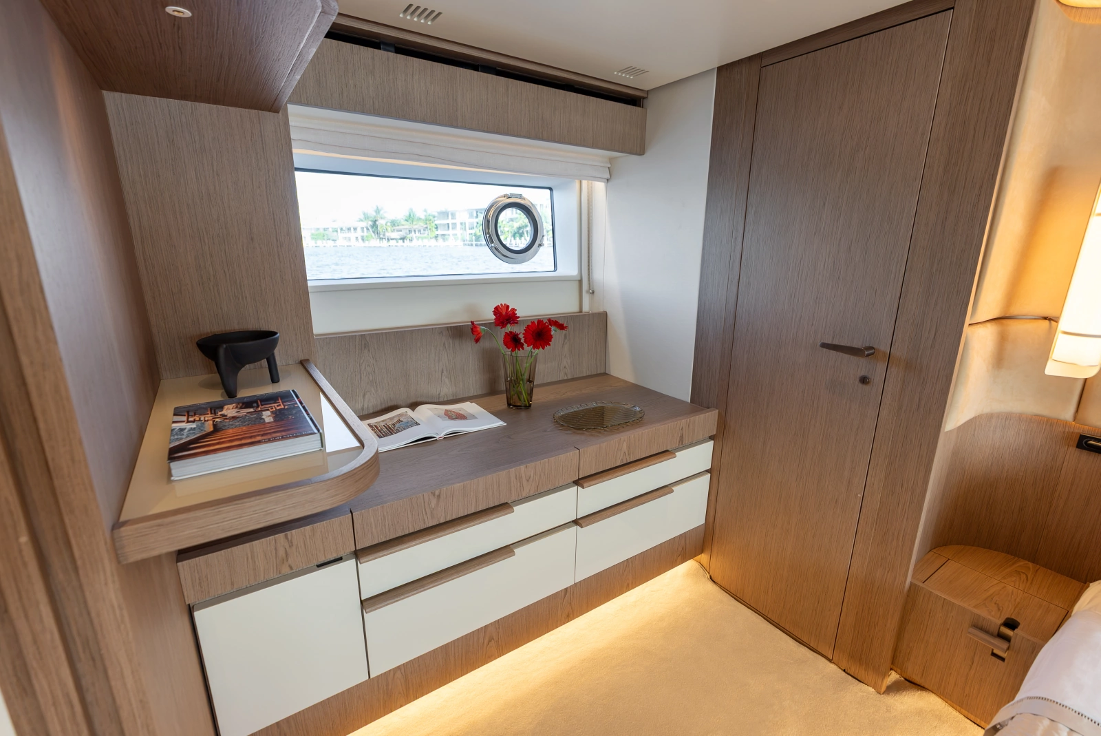 82ft Azimut Yacht For Sale