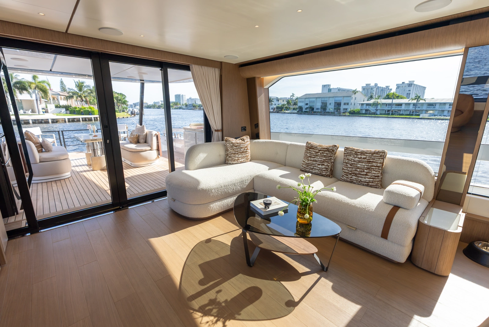 82ft Azimut Yacht For Sale