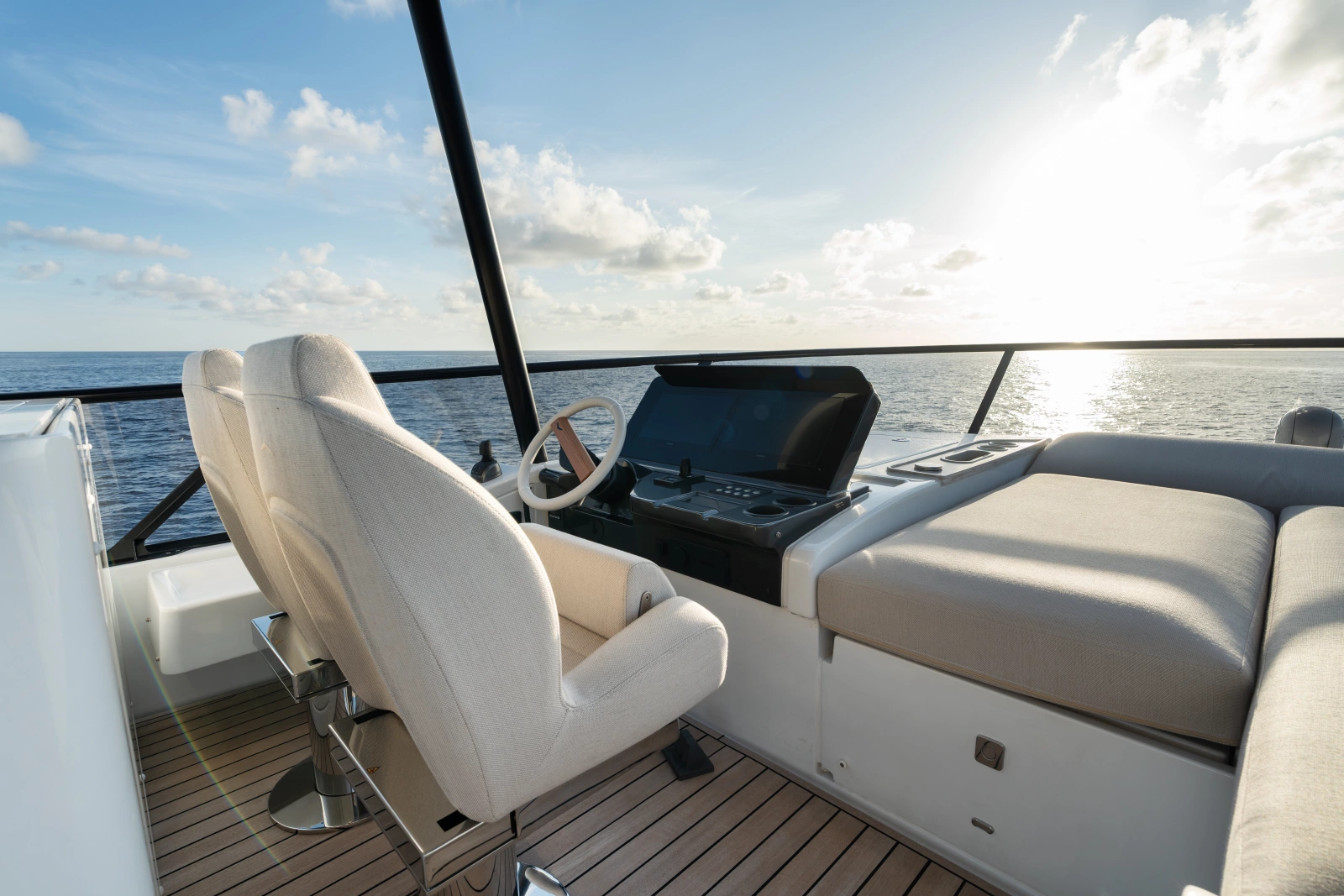 82ft Azimut Yacht For Sale