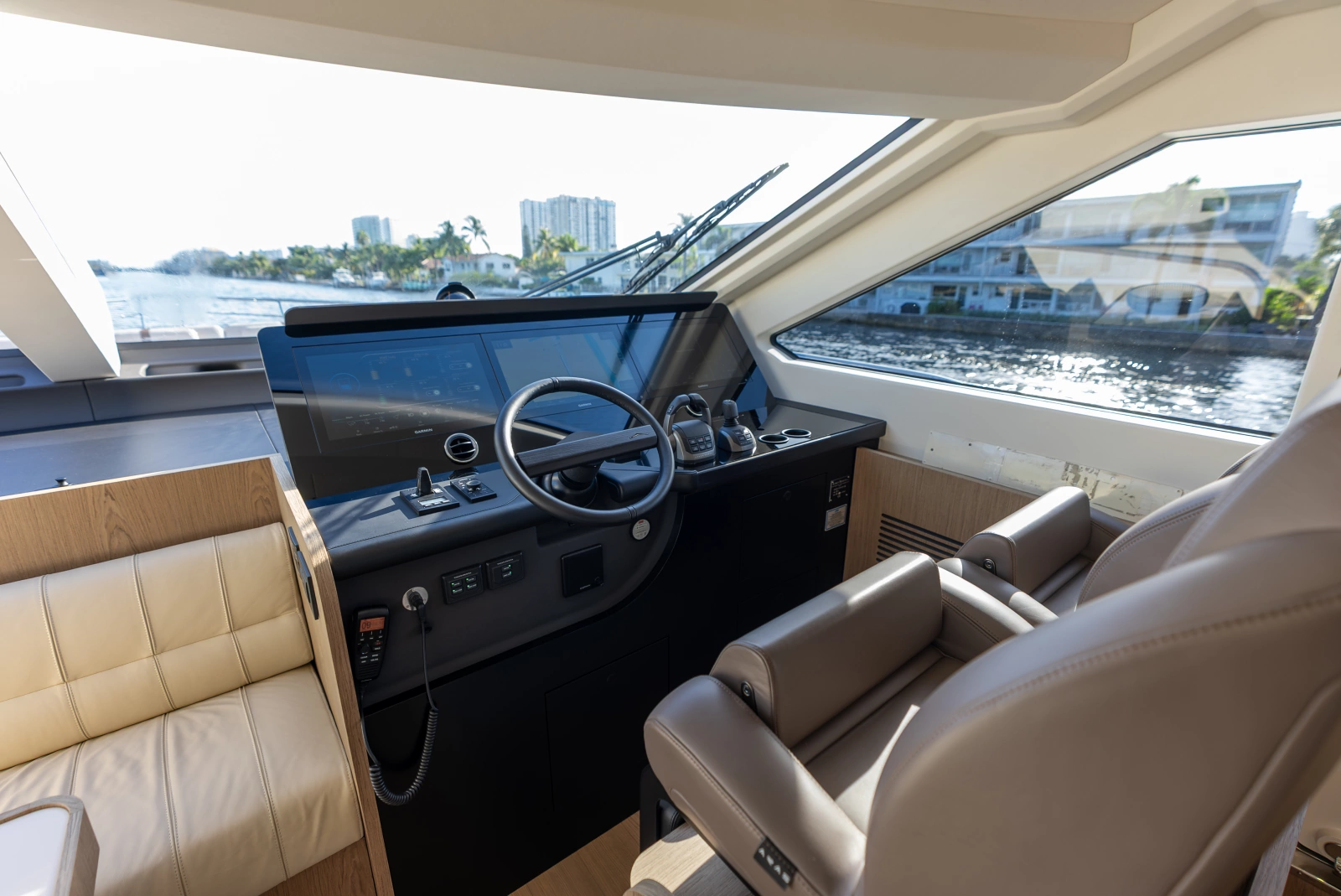 82ft Azimut Yacht For Sale