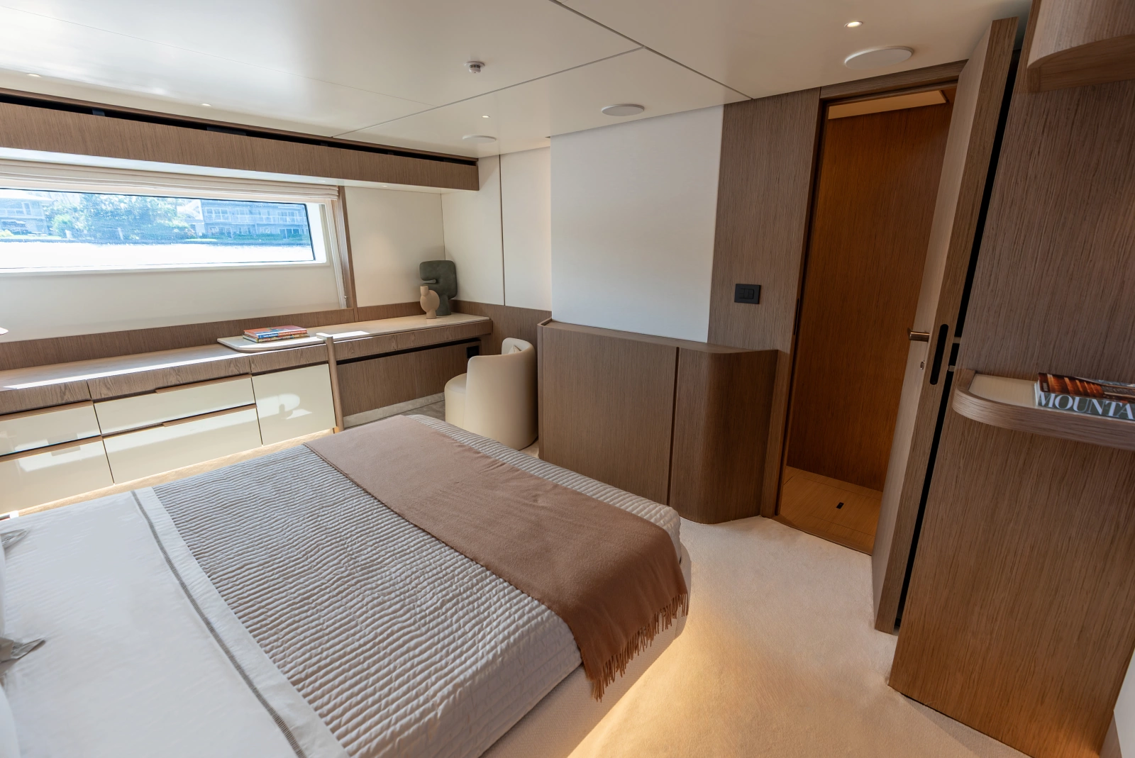 82ft Azimut Yacht For Sale