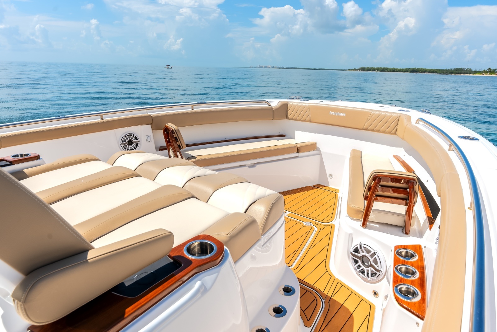 2023 Everglades 455CC