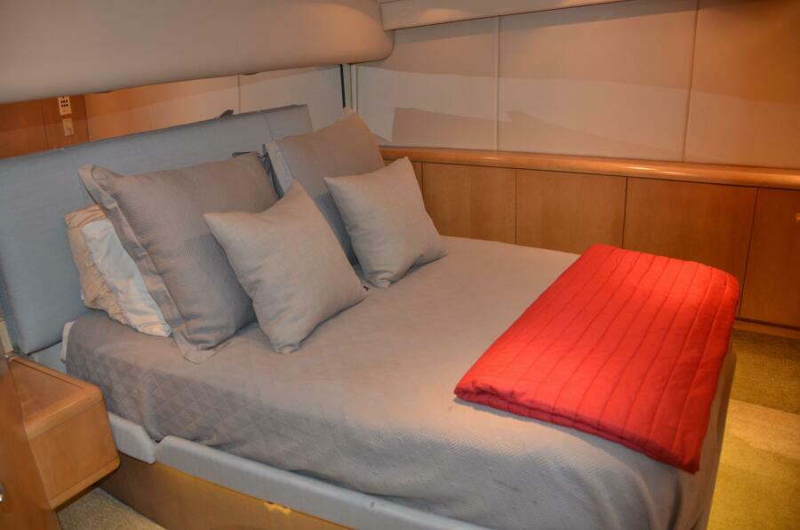 Hatteras SF Down Time - VIP Stateroom