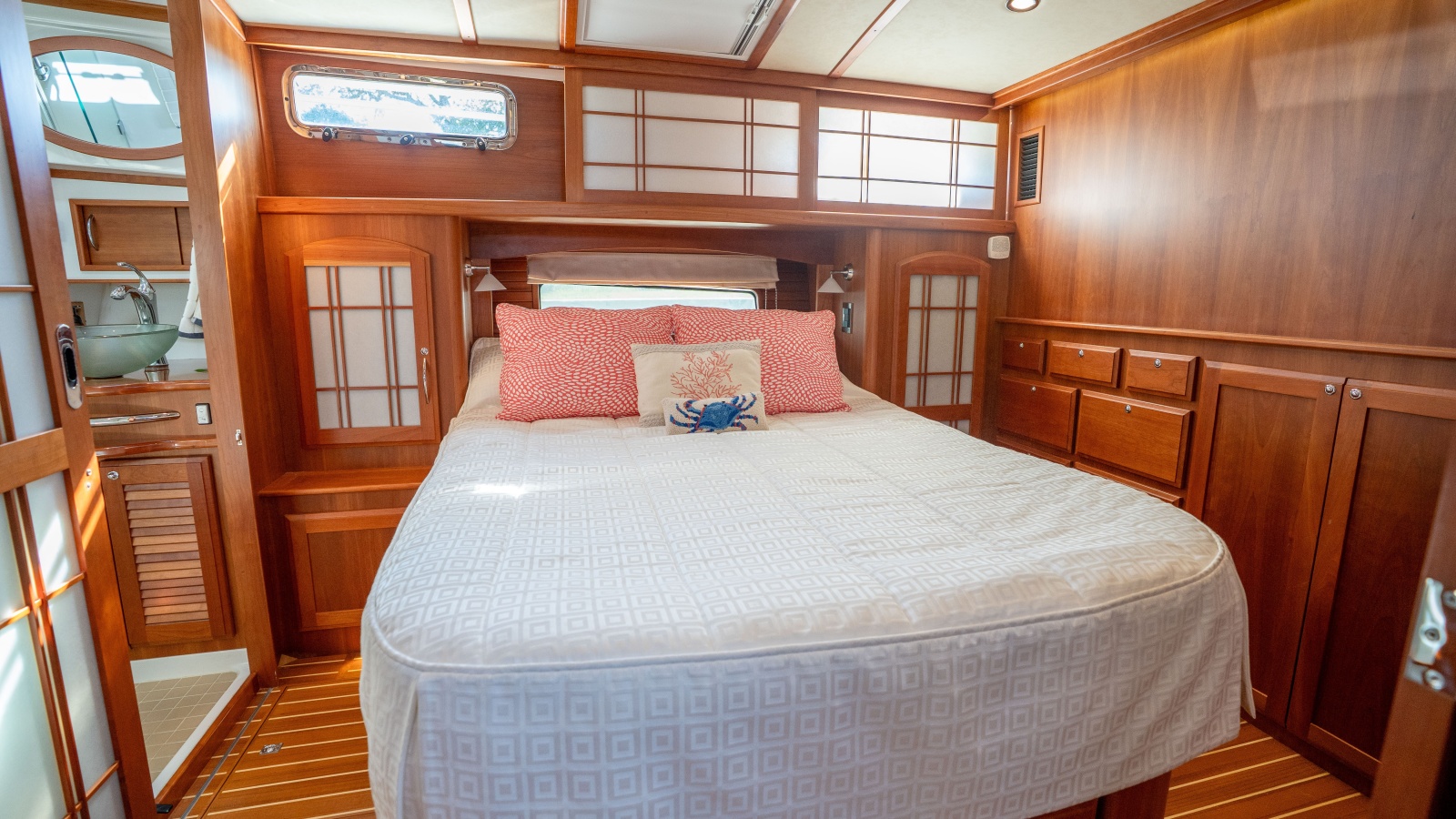 St. Bonaventure  Yacht Photos Pics 