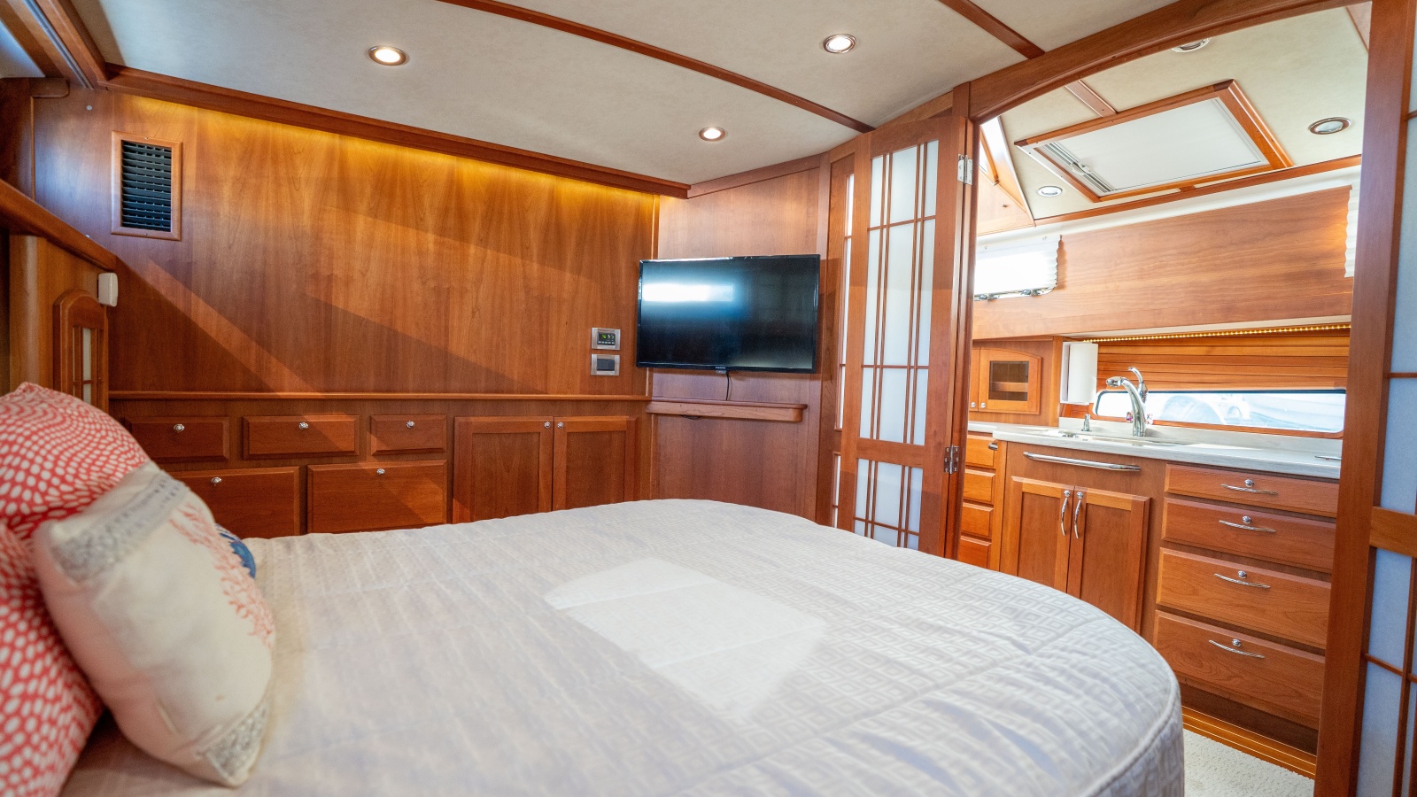 St. Bonaventure  Yacht Photos Pics 