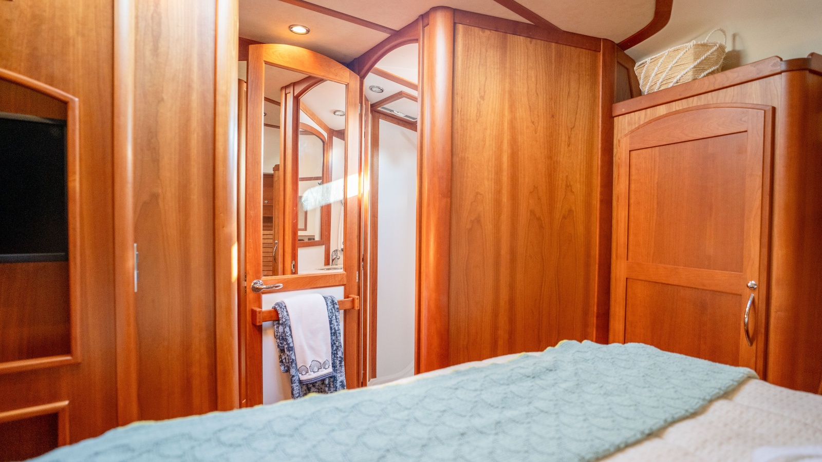 St. Bonaventure  Yacht Photos Pics 