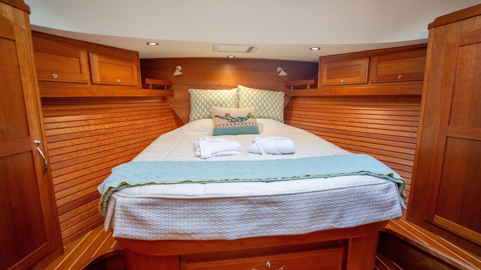 St. Bonaventure  Yacht Photos Pics 