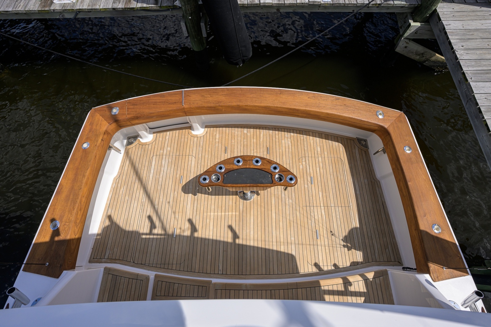 Viking 50 GETTIN' REEL - Cockpit