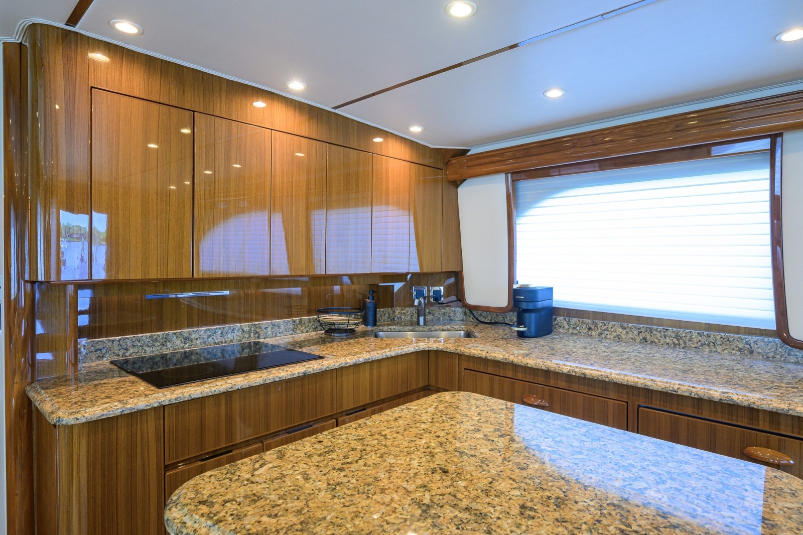 Viking 50 GETTIN' REEL - Galley