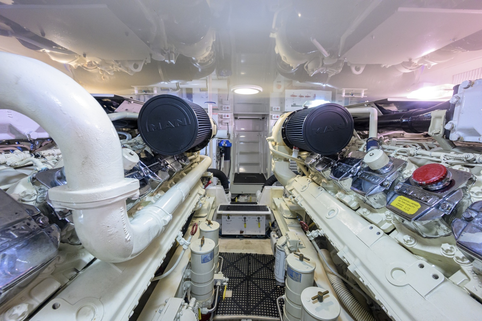 Viking 50 GETTIN' REEL - Engine Room