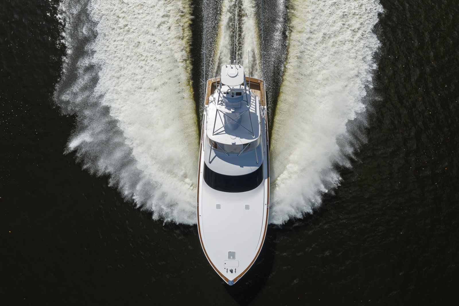 Viking 50 GETTIN' REEL - Aerial Running Shot