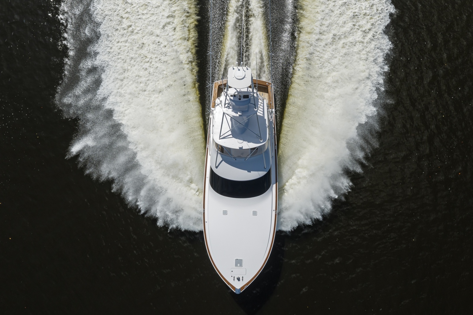 Viking 50 GETTIN' REEL - Aerial Running Shot