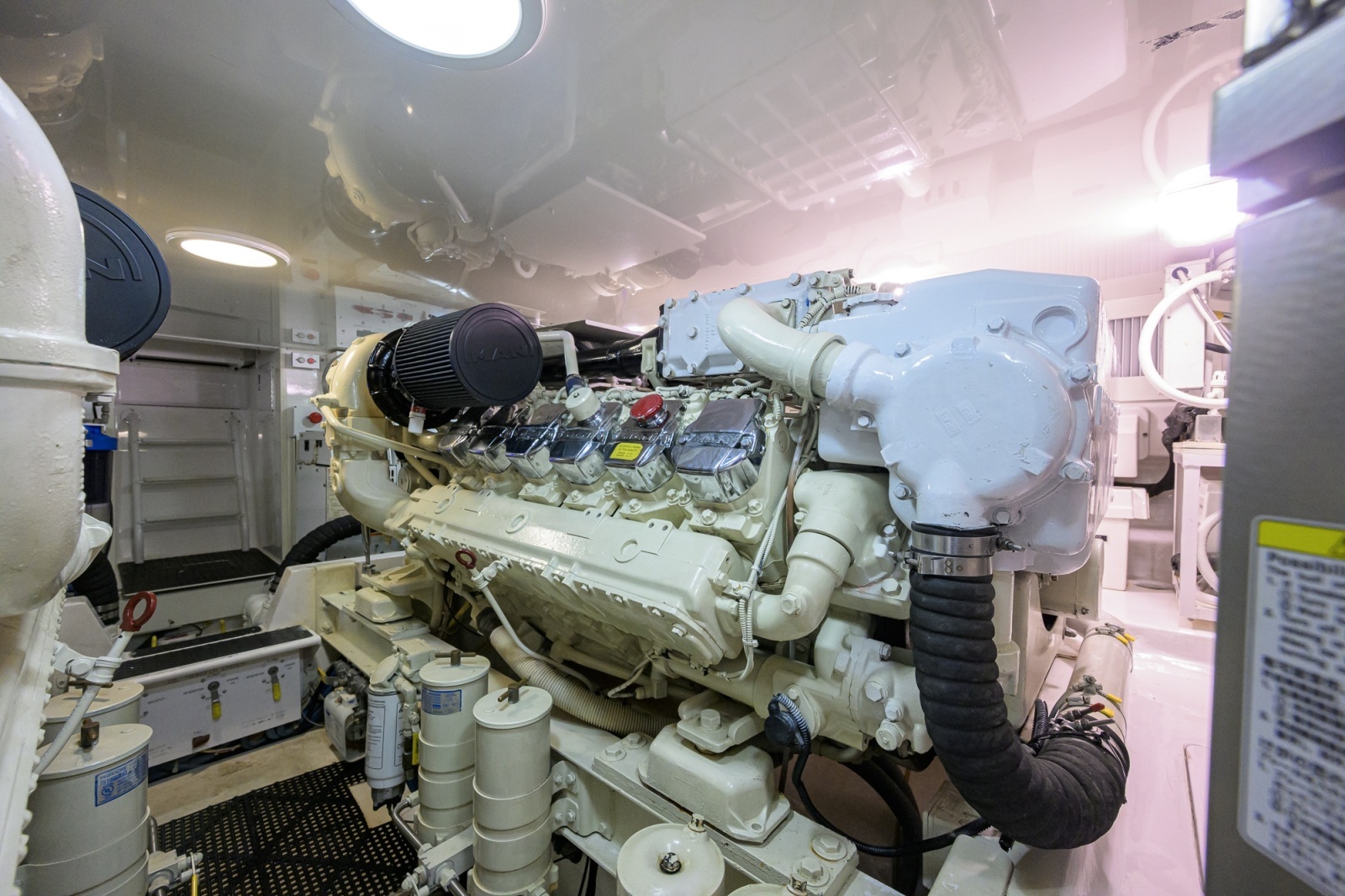 Viking 50 GETTIN' REEL - Engine Room
