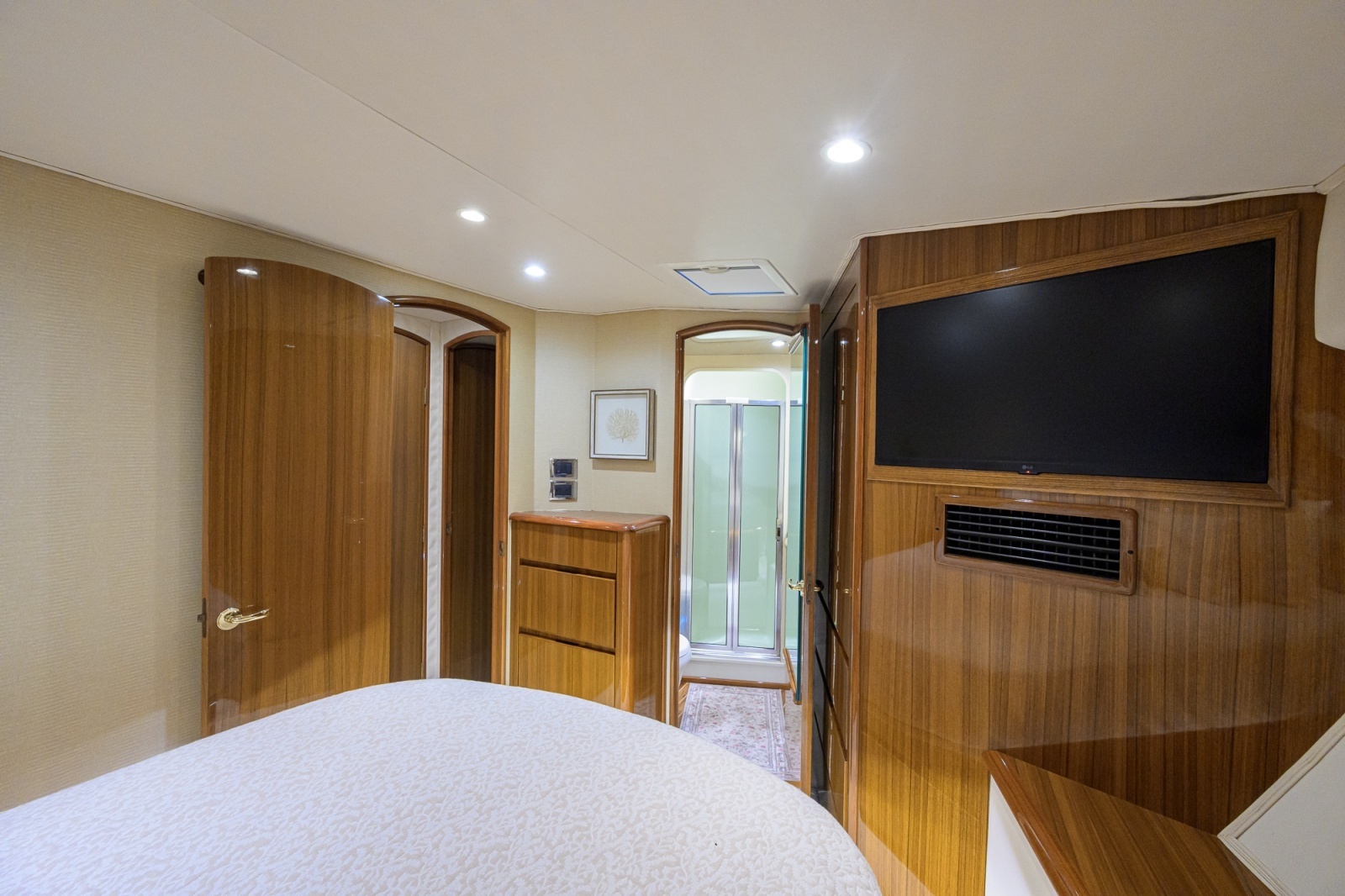 Viking 50 GETTIN' REEL - Master Stateroom