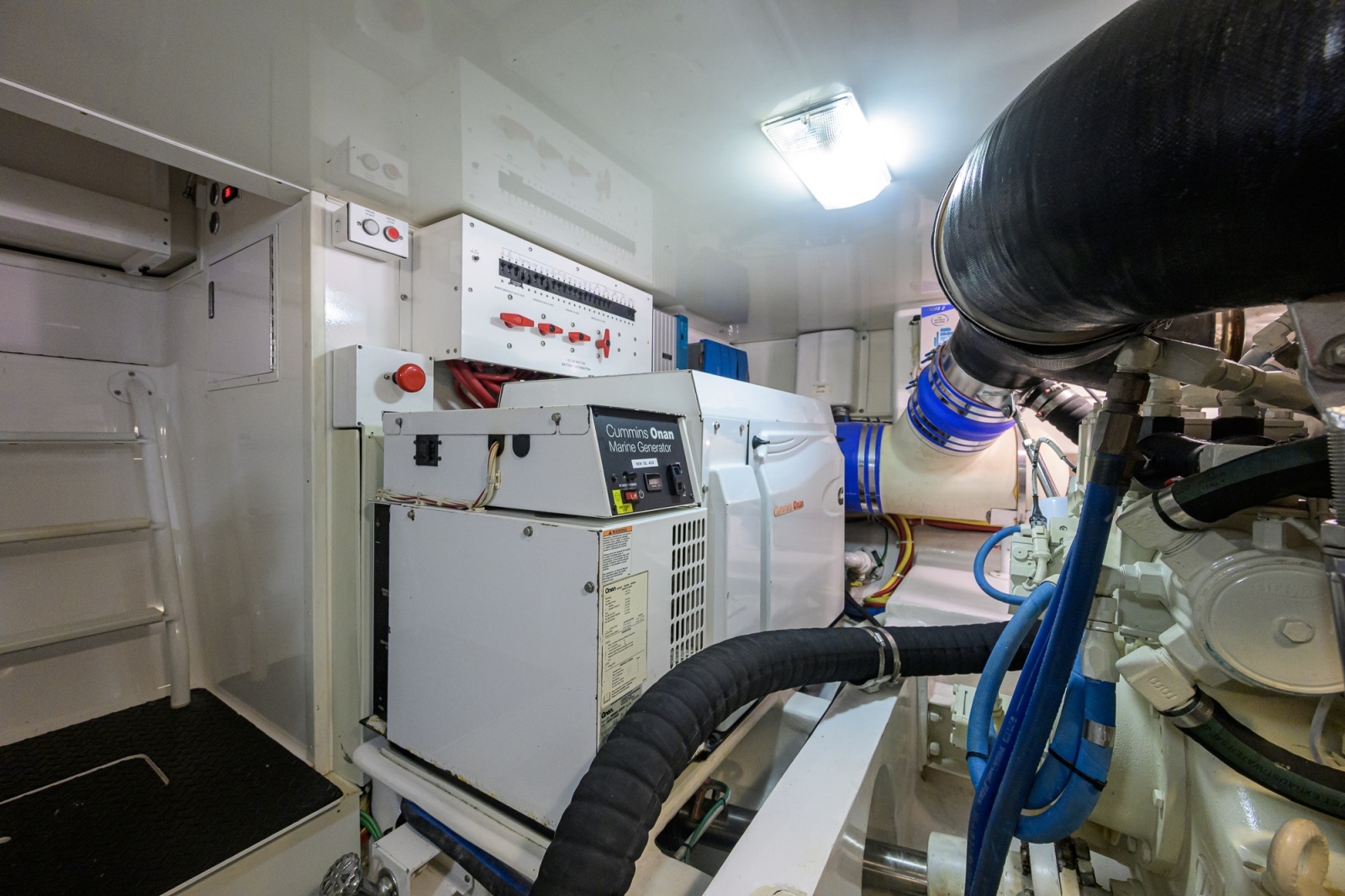 Viking 50 GETTIN' REEL - Engine Room