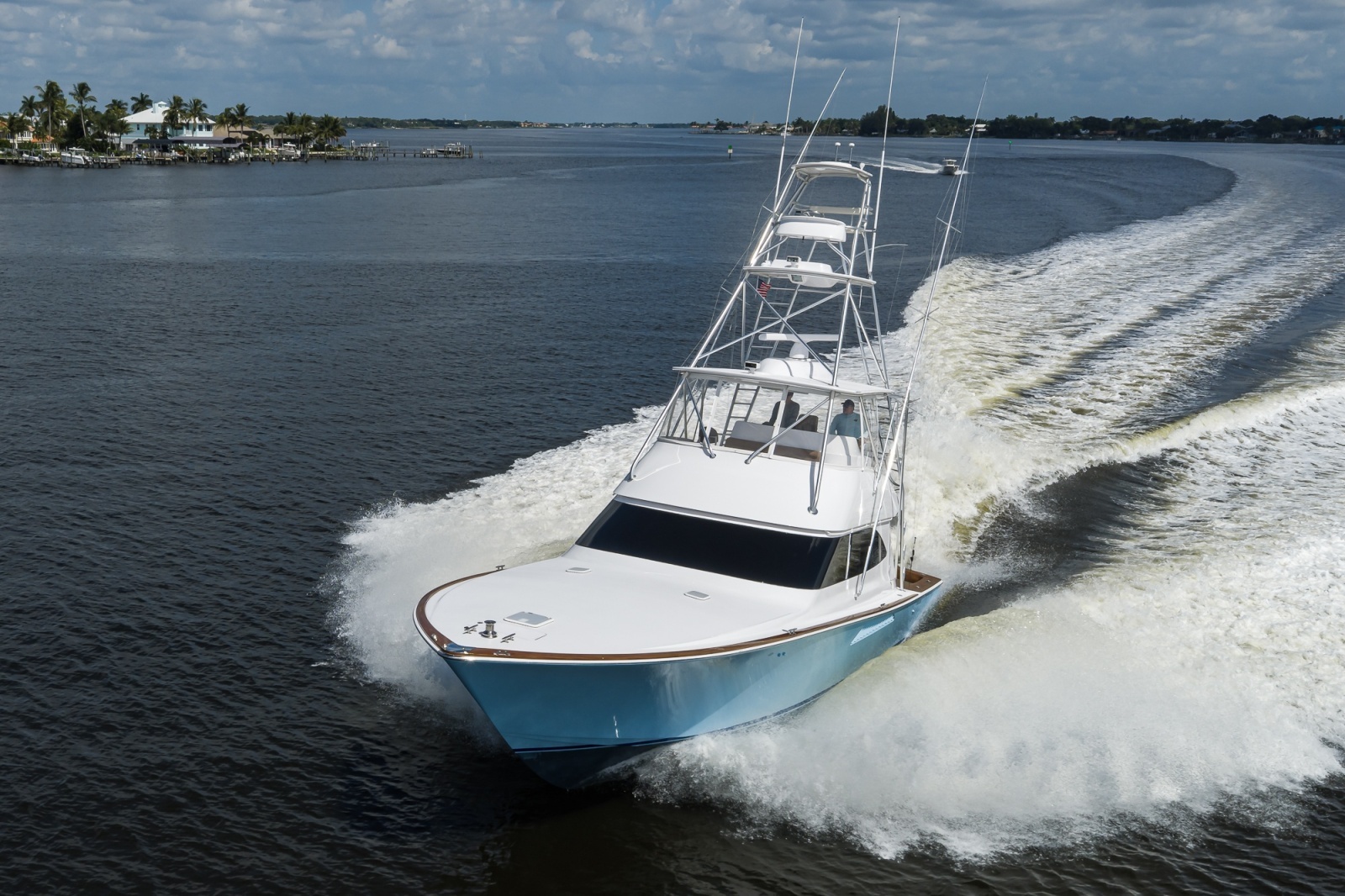 Viking 50 GETTIN' REEL - Aerial Running Shot