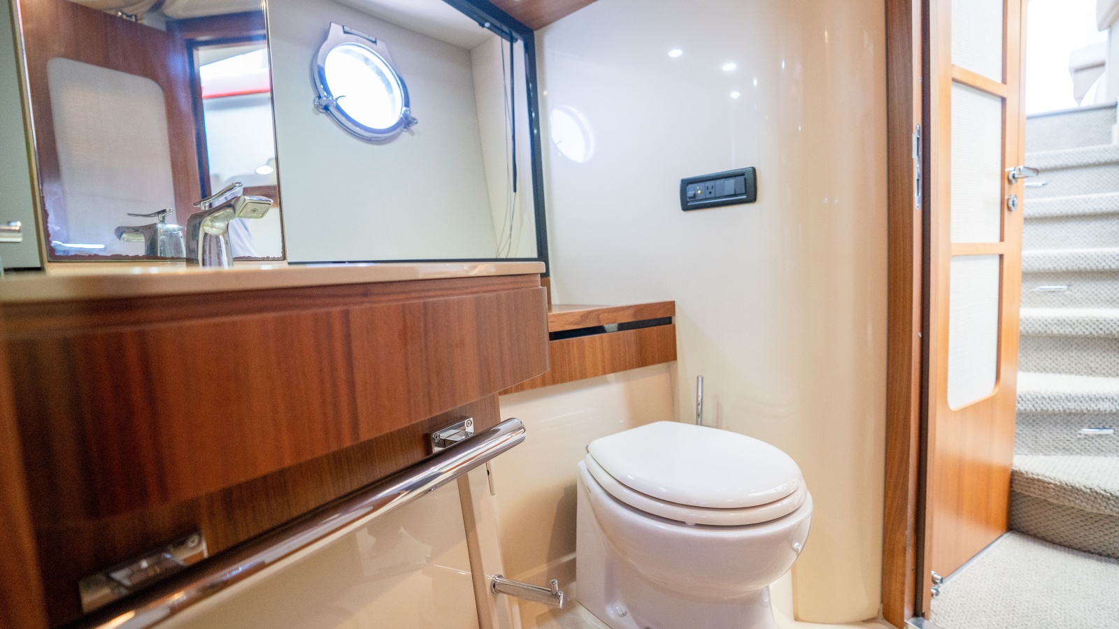 2012 Azimut Magellano 50