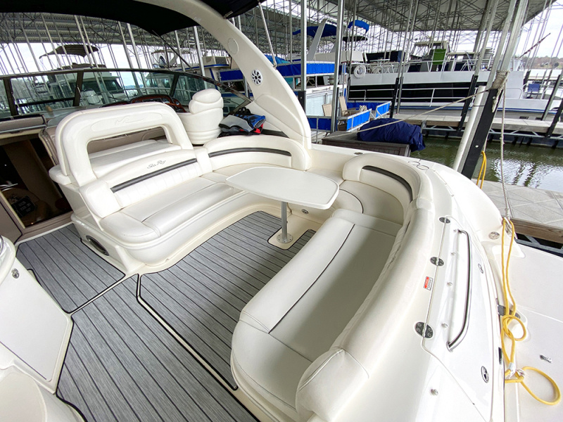 Cockpit seating area