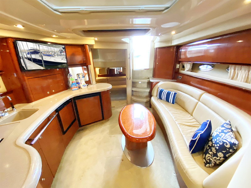 Salon/galley looking aft