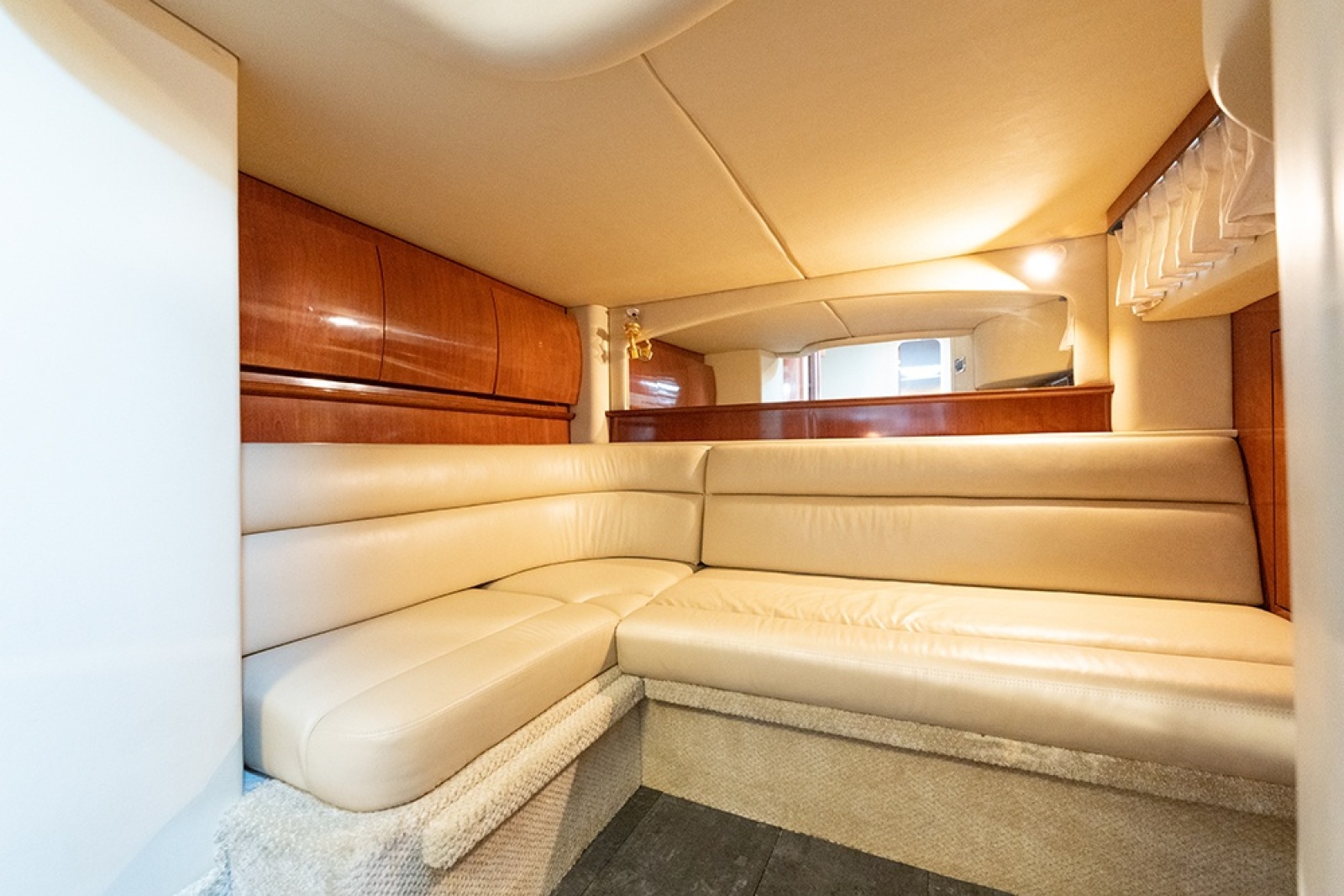 Midcabin