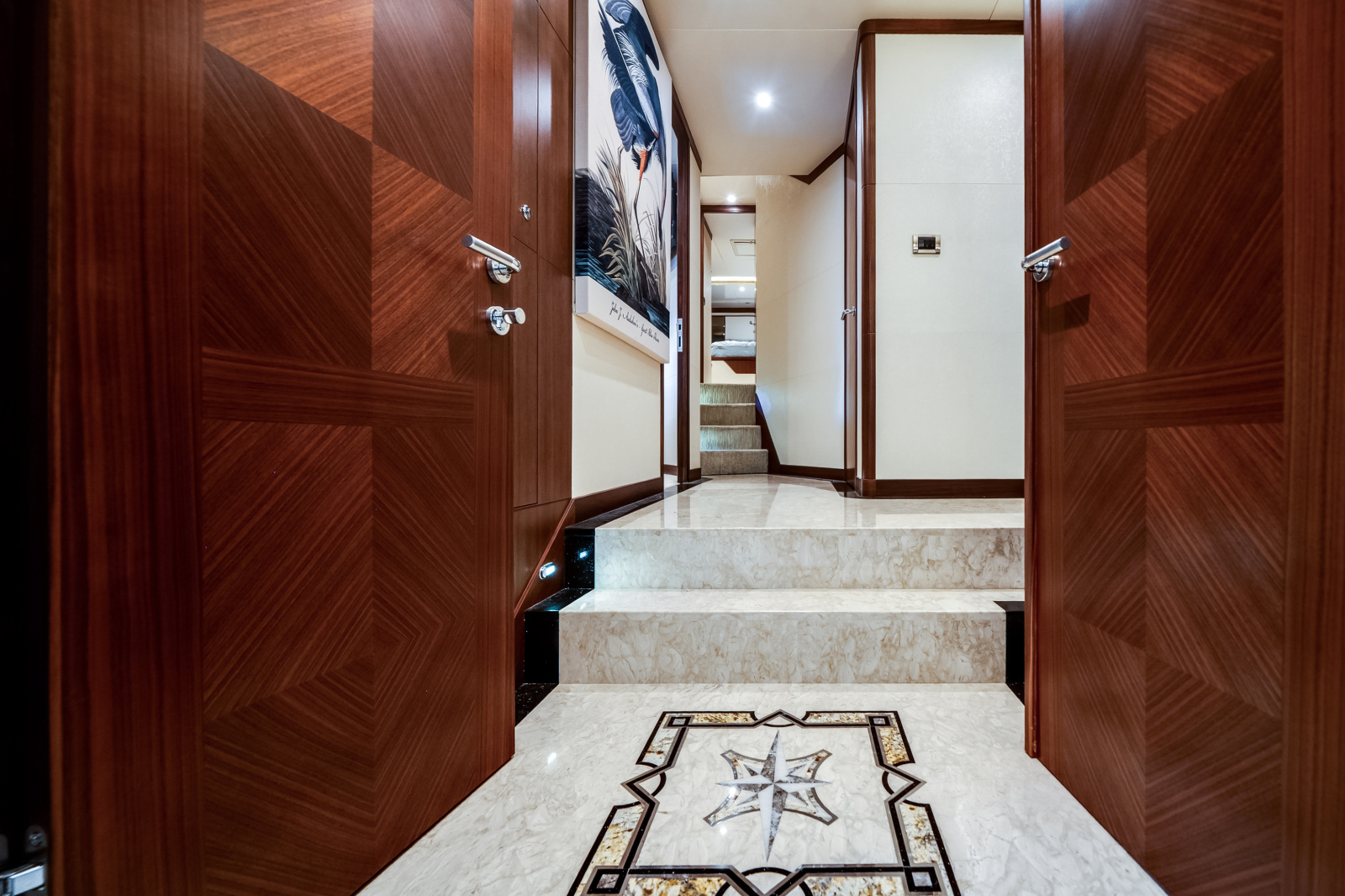 2016 Ocean Alexander 90 SKY LOUNGE