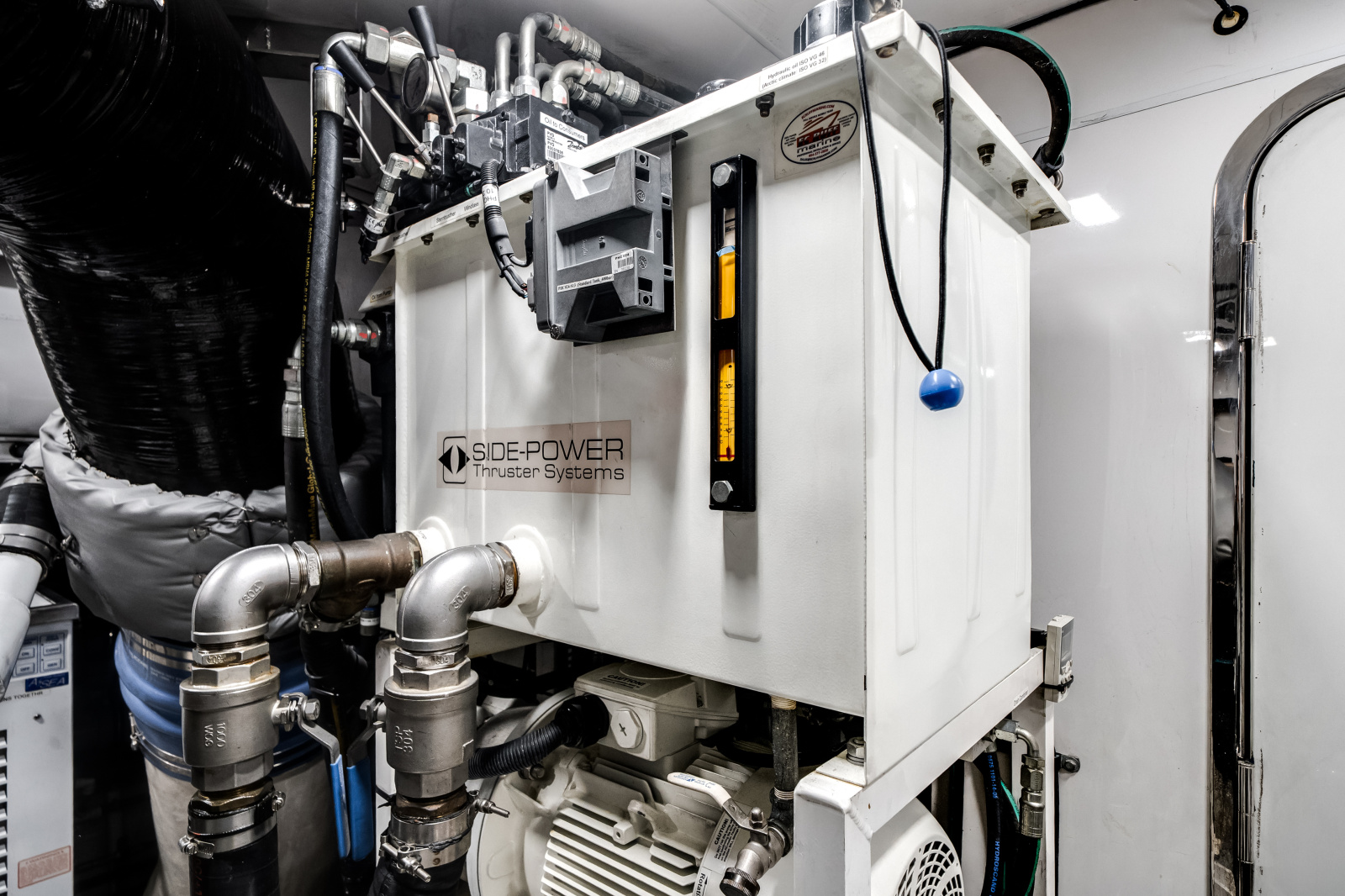 2016 Ocean Alexander 90 SKY LOUNGE