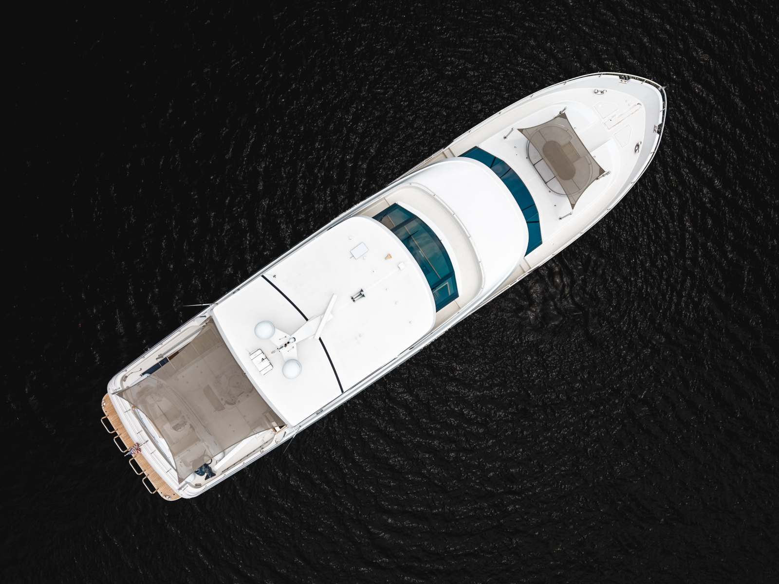 2016 Ocean Alexander 90 SKY LOUNGE