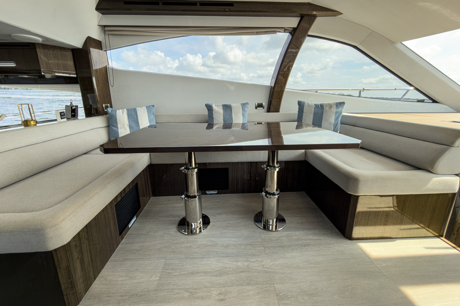2022 Galeon 550 Fly