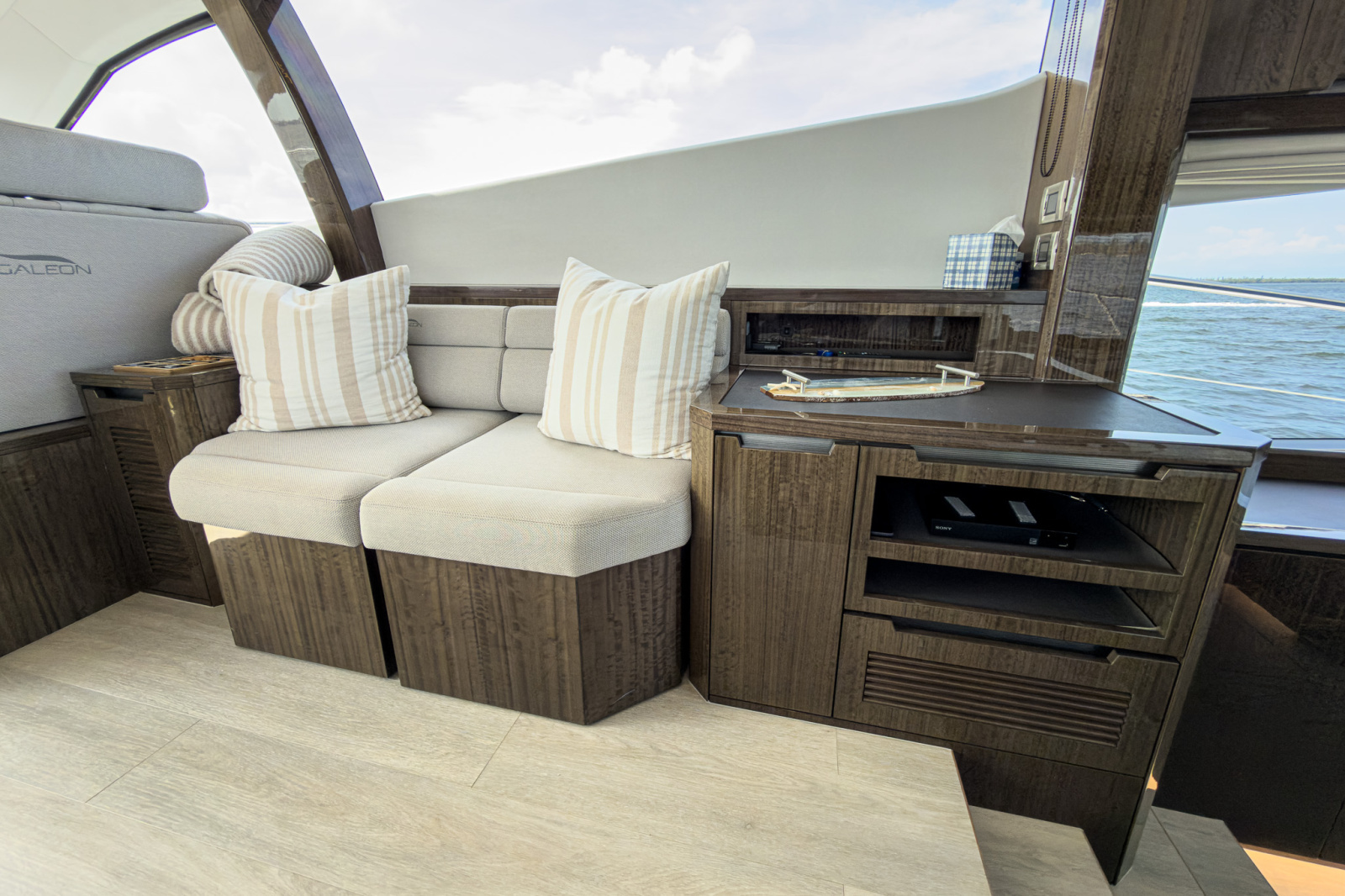 2022 Galeon 550 Fly