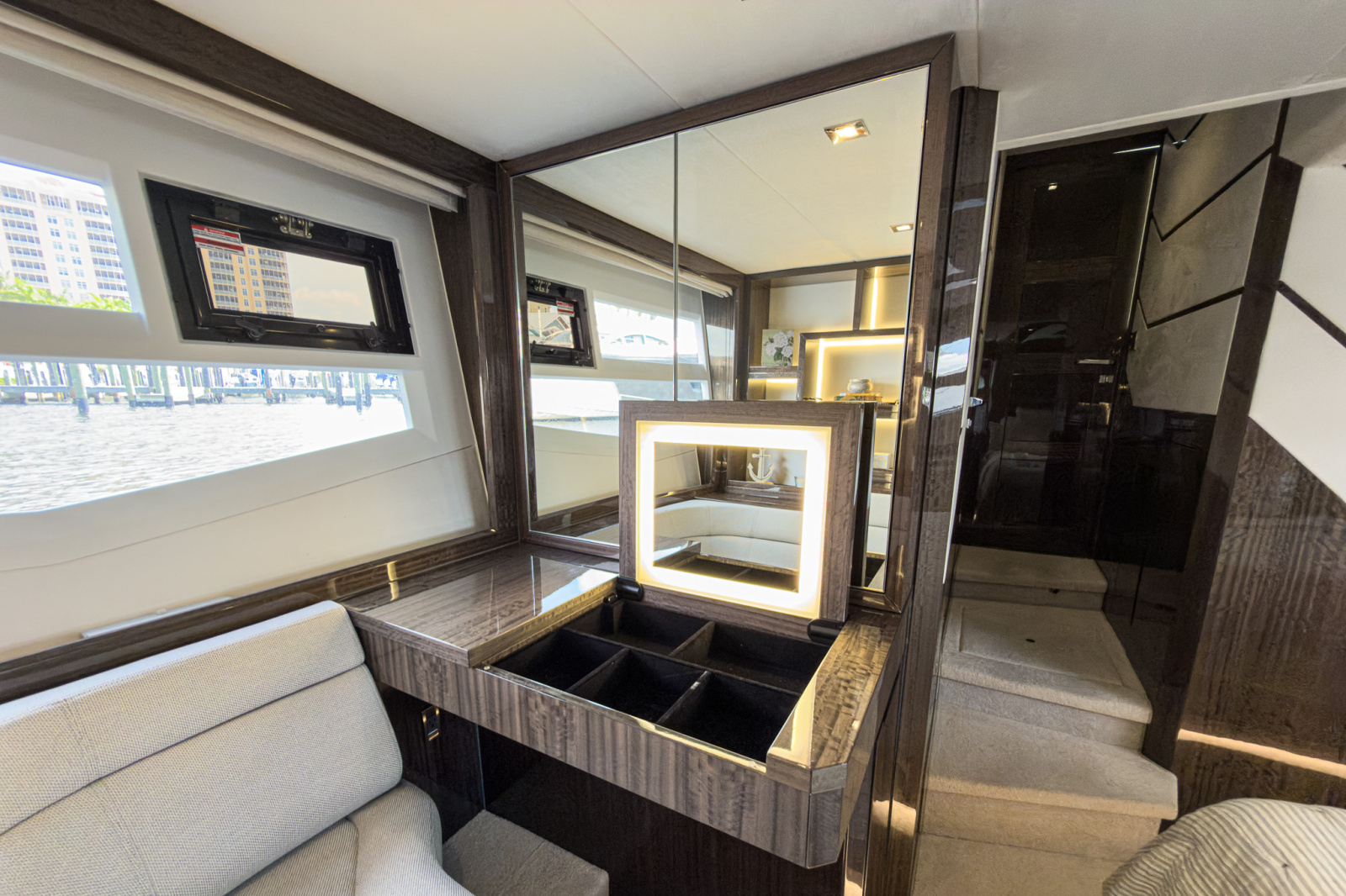 2022 Galeon 550 Fly