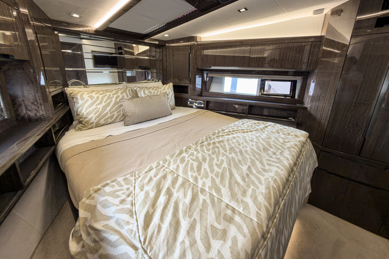 2022 Galeon 550 Fly