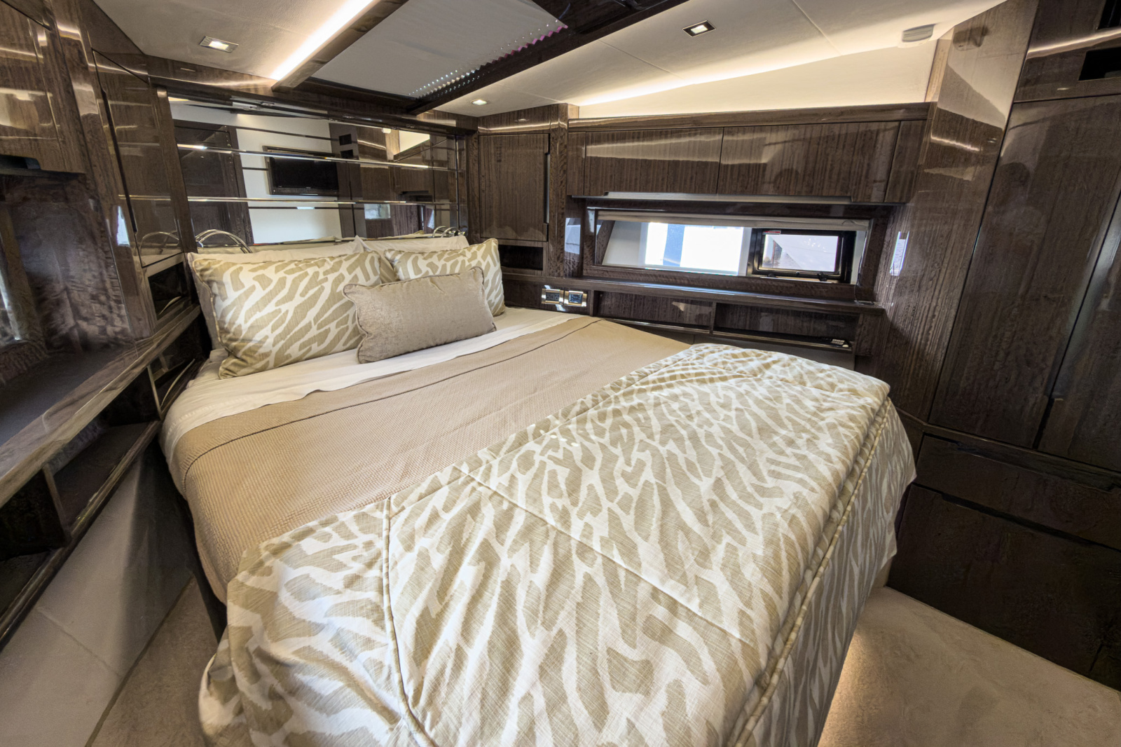 2022 Galeon 550 Fly
